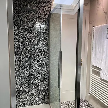 Casa Cavour 招待所 蒙特卡蒂尼泰尔梅